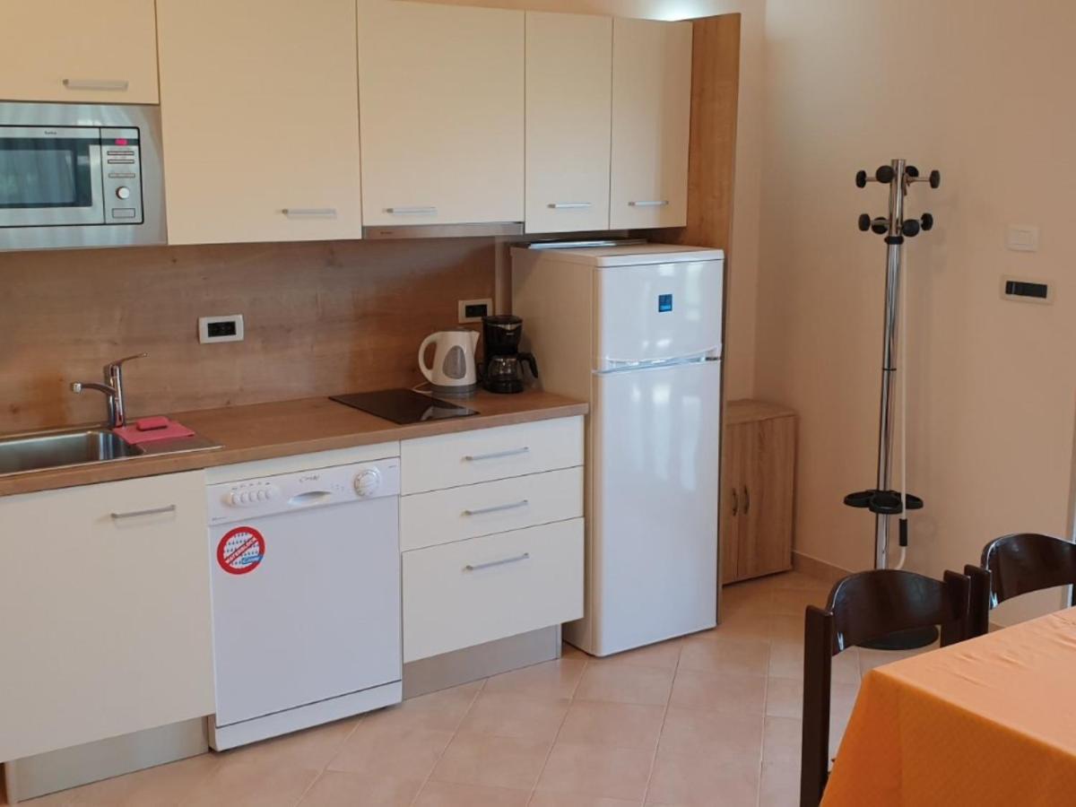 Apartment Jf Rezine Laurana Esterno foto